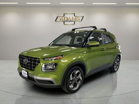 Used 2023 Hyundai Venue SEL FWD image 1