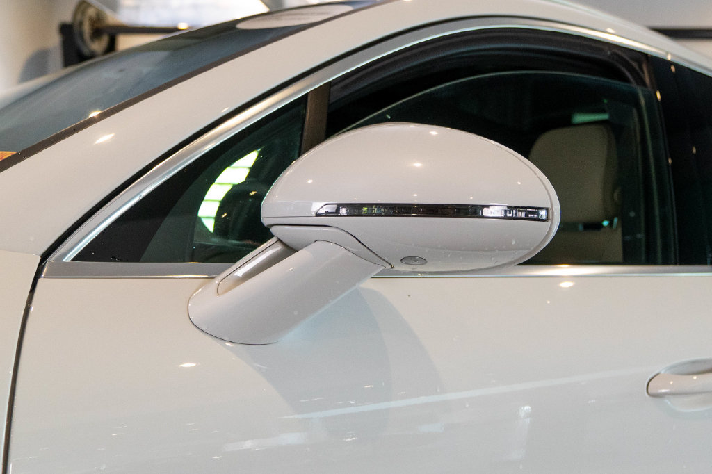 Certified 2023 Porsche Macan S AWD/4WD image 12