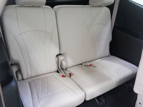 Used 2024 Buick Enclave Avenir w/ Avenir Technology Package image 15