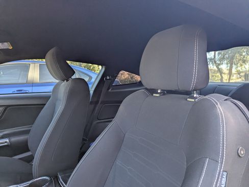 Used 2016 Ford Mustang Coupe image 7