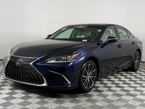 Used 2025 Lexus ES 300h w/ Premium Package FWD image 2