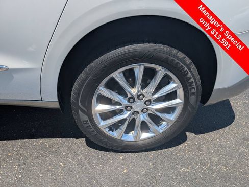 Used 2018 Buick Enclave Premium w/ Experience Buick Package FWD image 24