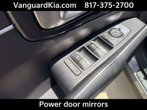 Certified 2023 Kia Sorento S FWD image 17
