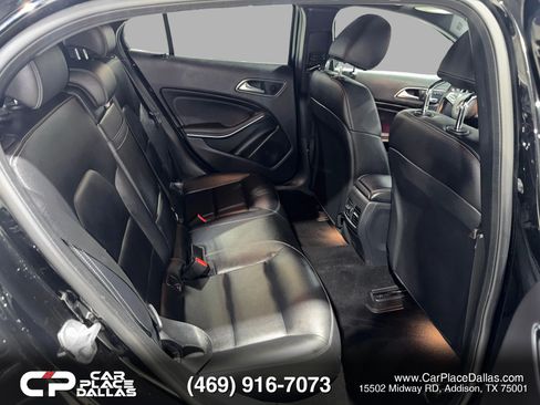 Used 2020 Mercedes-Benz GLA 250 4MATIC w/ Premium Package image 26