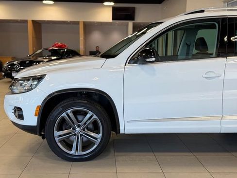 Used 2017 Volkswagen Tiguan Sport AWD/4WD image 8