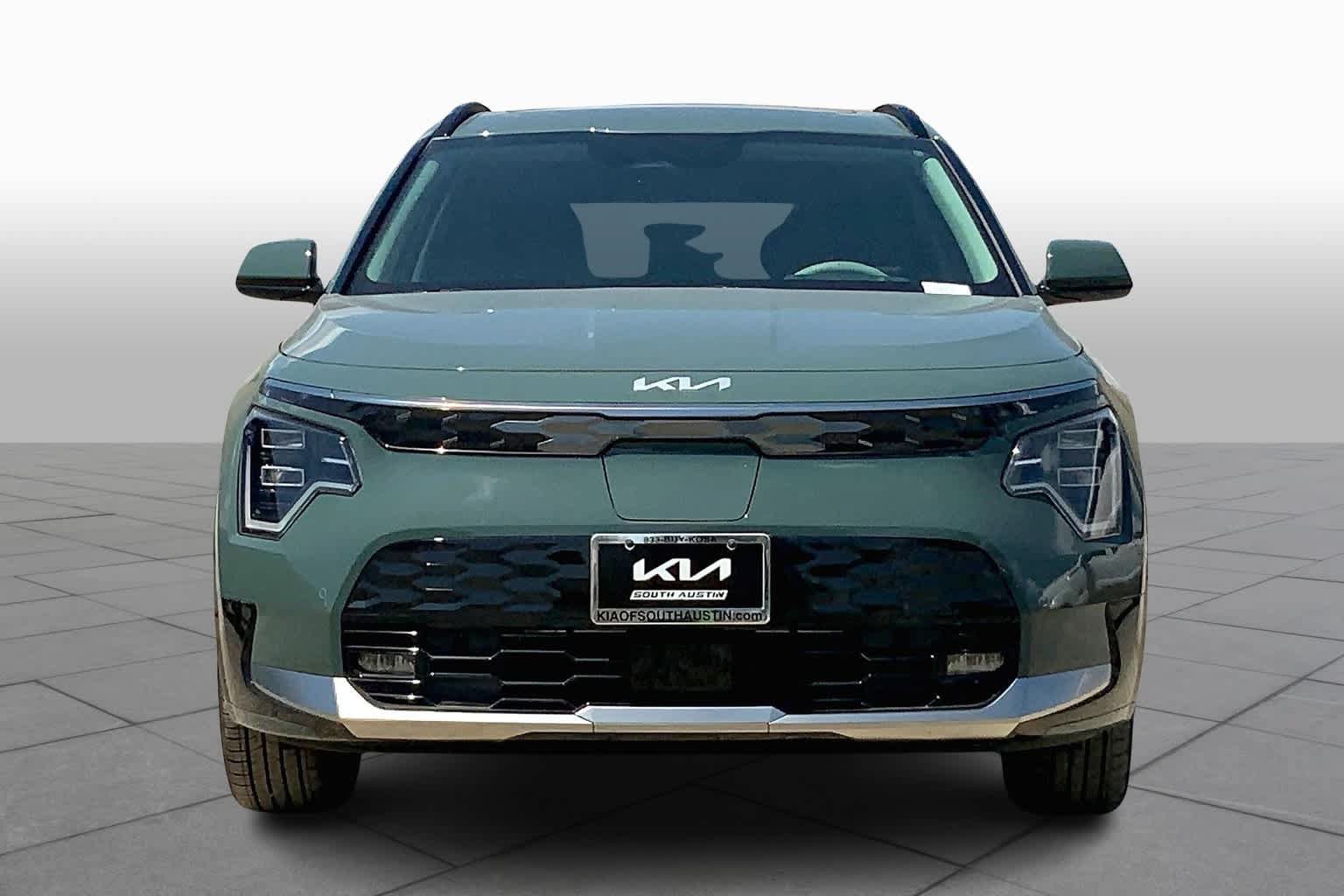 Used 2024 Kia Niro Wave w/ Wave Preserve Package FWD image 3