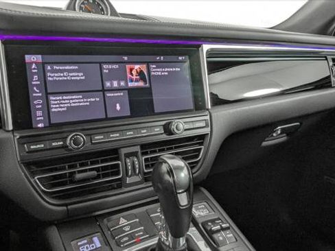Used 2019 Porsche Macan AWD/4WD image 28