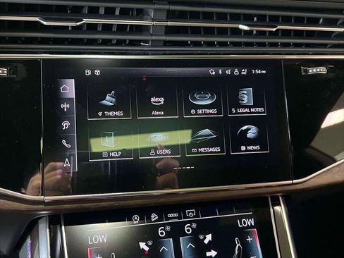 Used 2025 Audi Q8 Premium Plus image 27