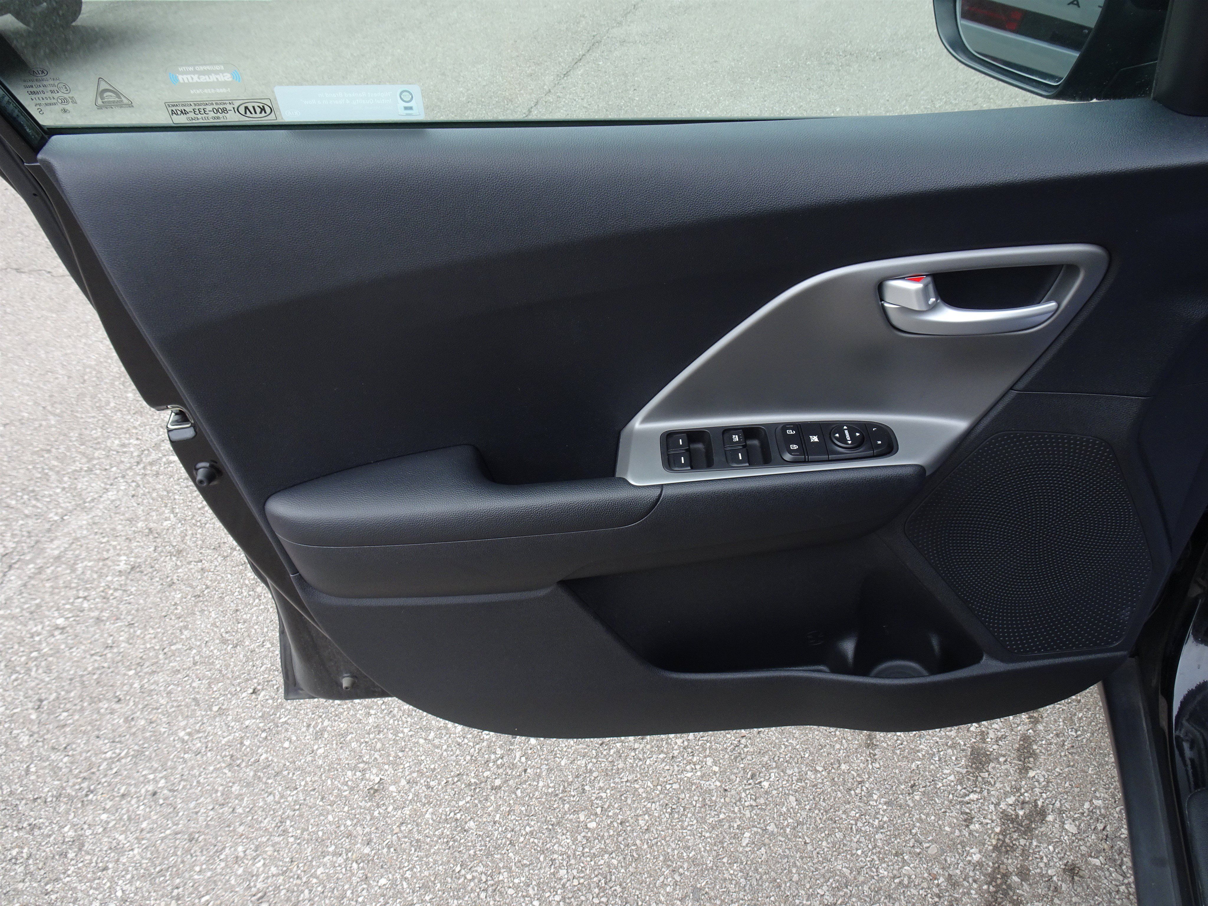 Used 2019 Kia Niro LX FWD image 11