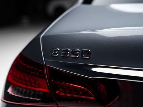 Used 2023 Mercedes-Benz E 350 Sedan image 31