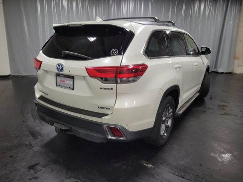 Used 2018 Toyota Highlander Limited Platinum AWD/4WD image 8