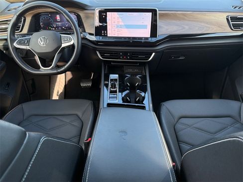 Used 2025 Volkswagen Atlas SE image 10