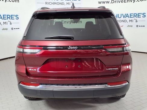 Used 2023 Jeep Grand Cherokee Limited AWD/4WD image 5