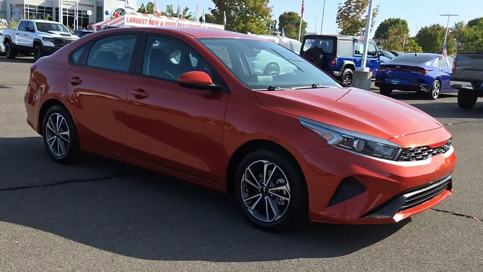 Used 2022 Kia Forte LXS FWD image 2