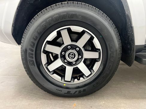 Used 2024 Toyota 4Runner TRD Off-Road Premium image 31