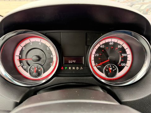 Used 2014 Dodge Grand Caravan SXT w/ UConnect Hands-Free Group image 11