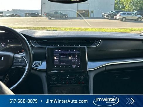 Used 2021 Jeep Grand Cherokee L Laredo w/ Luxury Tech Group I AWD/4WD image 20