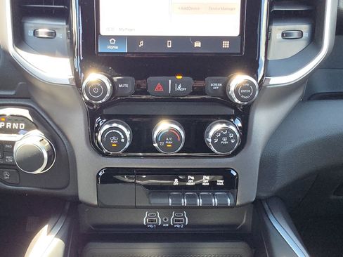 New 2026 RAM 1500 Express AWD/4WD image 27