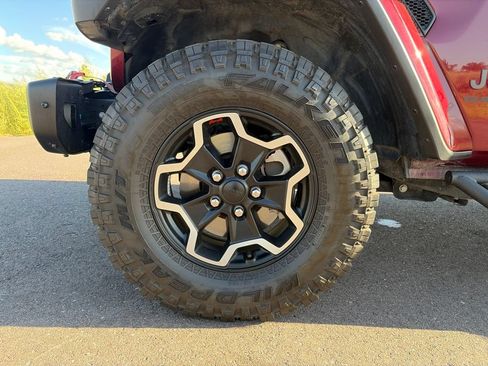 Used 2021 Jeep Gladiator Rubicon AWD/4WD image 40