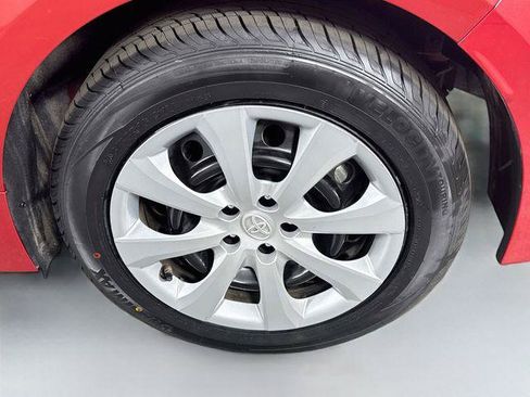 Certified 2021 Toyota Corolla LE FWD image 30