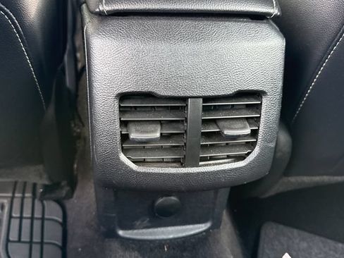 Used 2017 Ford Fusion SE w/ Equipment Group 201A FWD image 22