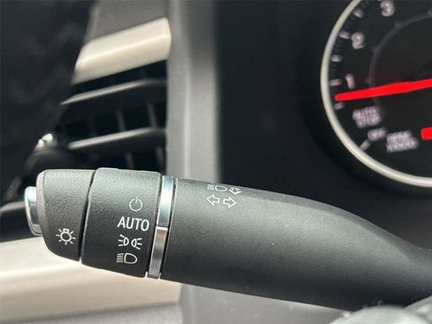 Used 2020 GMC Acadia SLE w/ Driver Convenience Package image 27