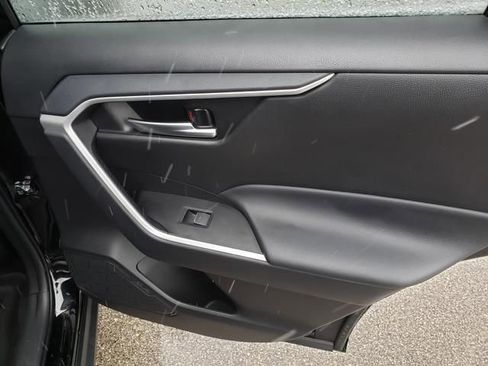 Used 2025 Toyota RAV4 XLE image 18