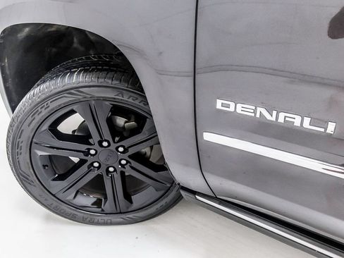 Used 2018 GMC Yukon Denali w/ Open Road Package AWD/4WD image 10