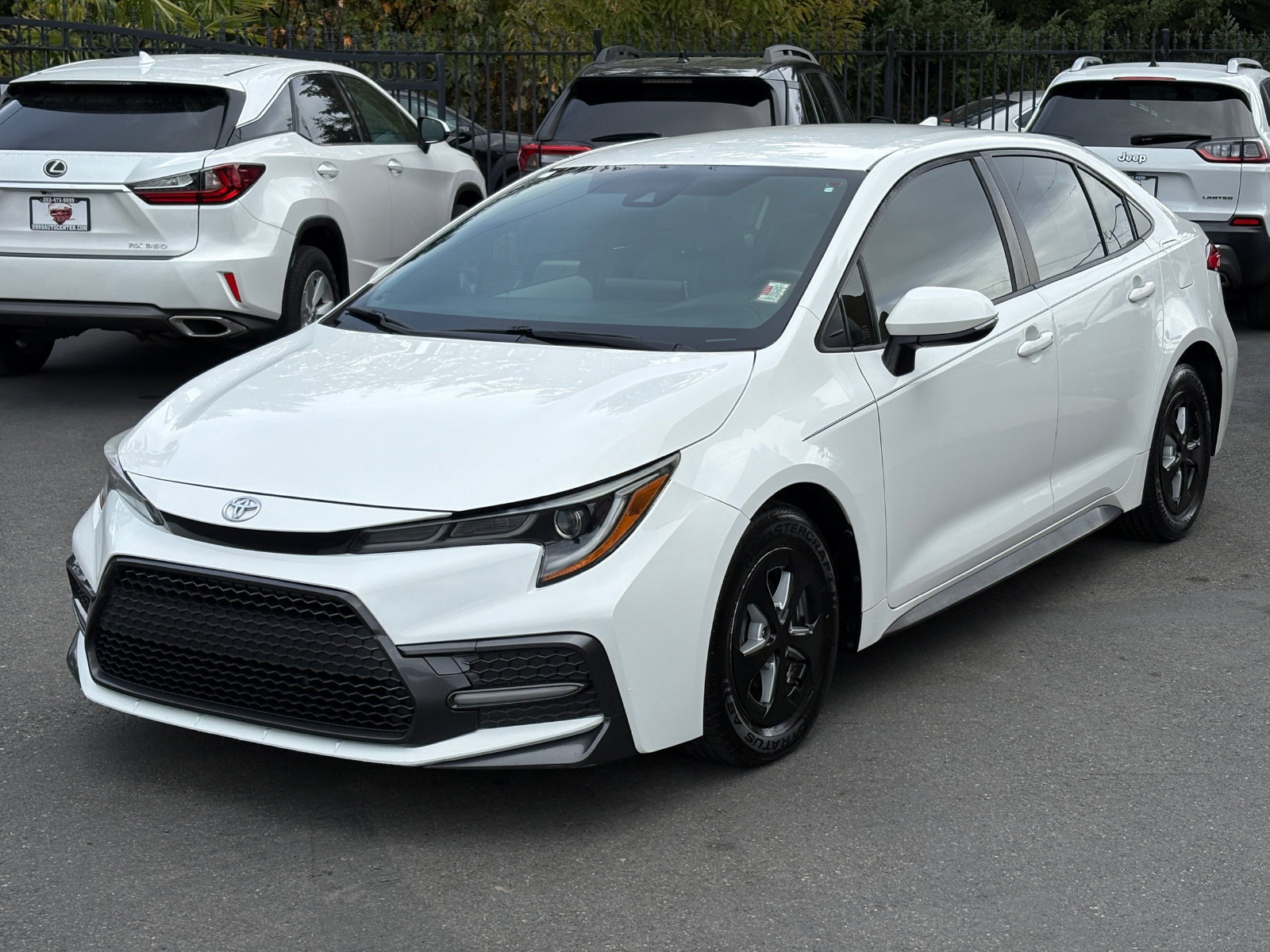Used 2020 Toyota Corolla SE FWD image 3