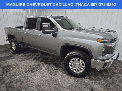 Used 2024 Chevrolet Silverado 3500 LT AWD/4WD image 7
