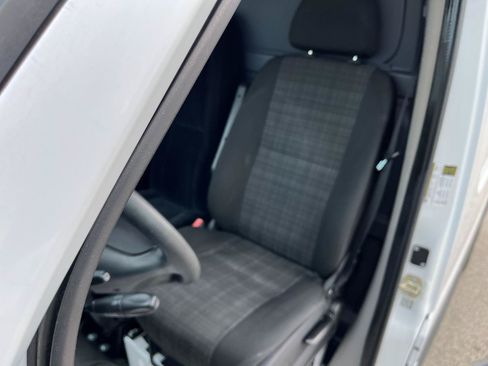 Used 2015 Mercedes-Benz Sprinter 2500 image 12