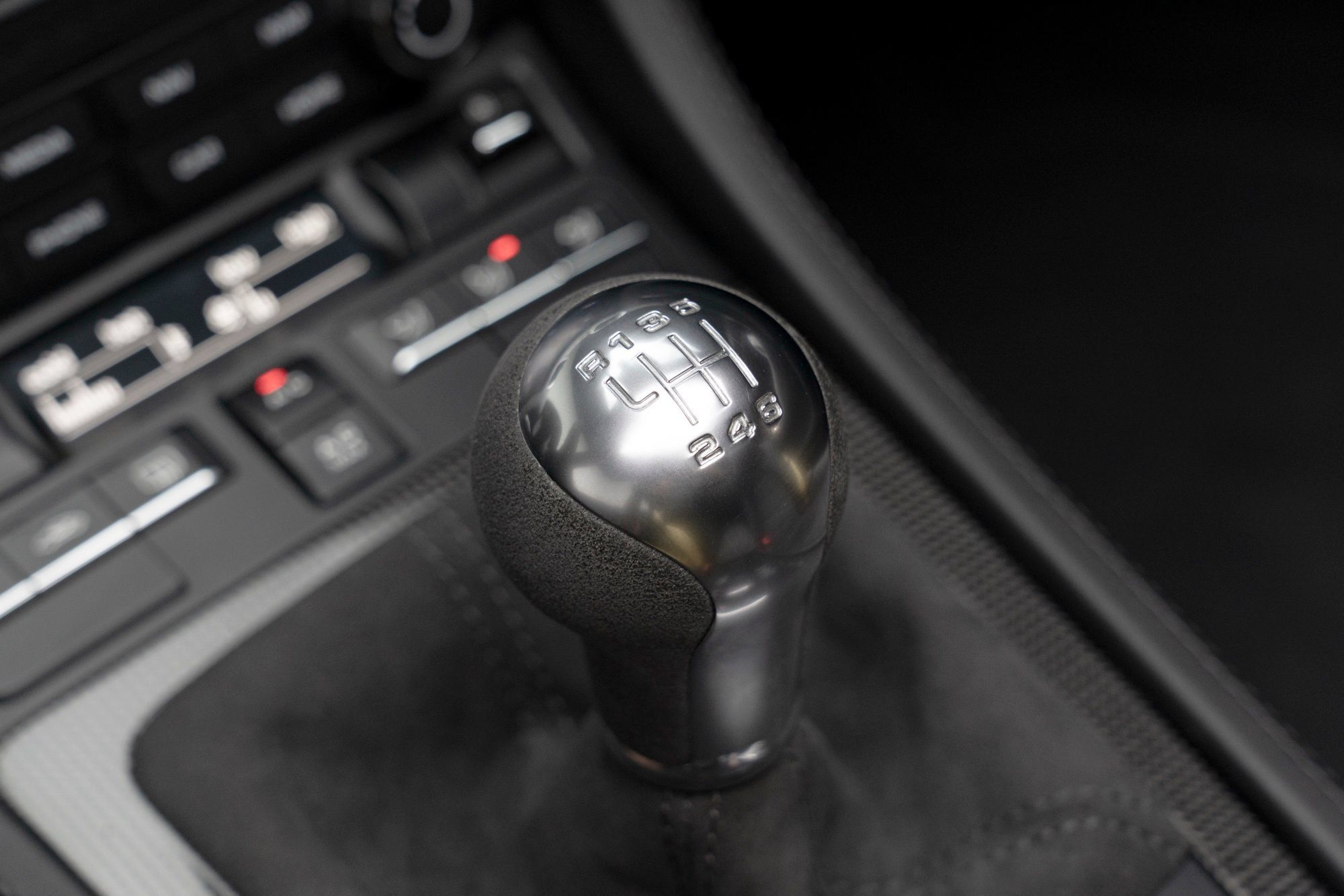 Used 2020 Porsche 718 Boxster Spyder RWD image 34