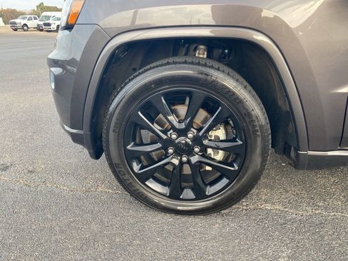 Used 2021 Jeep Grand Cherokee Laredo X image 44