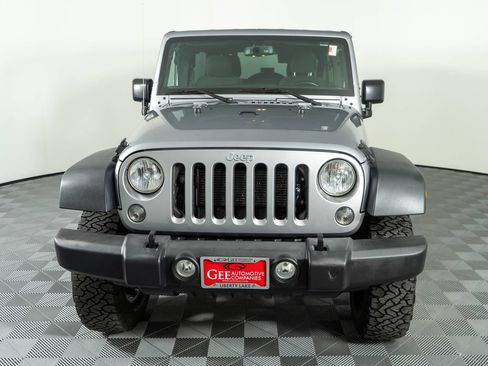 Used 2017 Jeep Wrangler Unlimited Sport w/ Quick Order Package 24S AWD/4WD image 2
