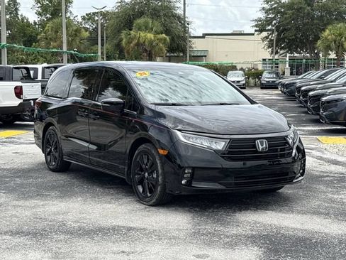 Used 2024 Honda Odyssey Sport image 2