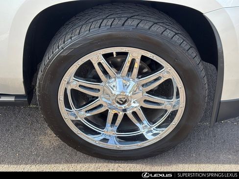 Used 2020 Cadillac Escalade ESV Platinum image 10