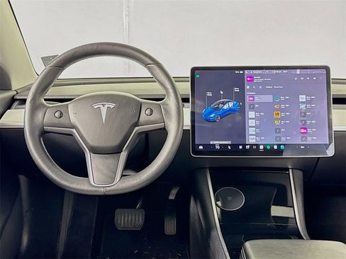 Used 2019 Tesla Model 3 Standard Range image 12