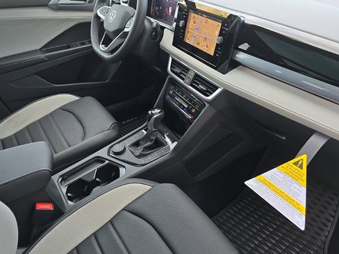 New 2025 Volkswagen Taos SEL image 15