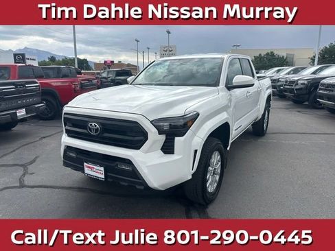 Used 2024 Toyota Tacoma SR5 AWD/4WD image 5