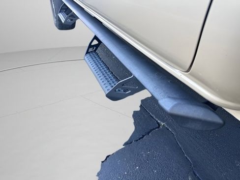 Used 2017 Toyota Tacoma TRD Off-Road w/ Premium & Technology Package image 11