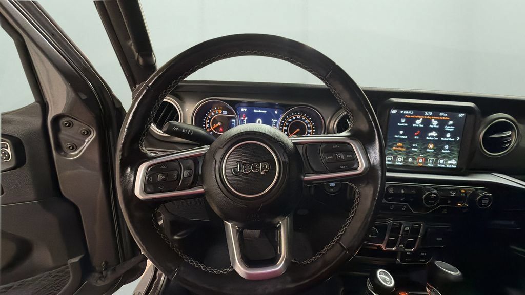 Used 2023 Jeep Gladiator Overland w/ Cold Weather Group AWD/4WD image 12