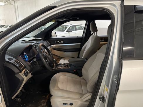 Used 2018 Ford Explorer 4WD image 6