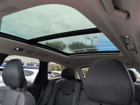 Used 2018 Volvo XC60 T6 Inscription w/ Convenience Package image 20