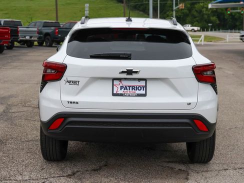 New 2026 Chevrolet Trax LT FWD image 4