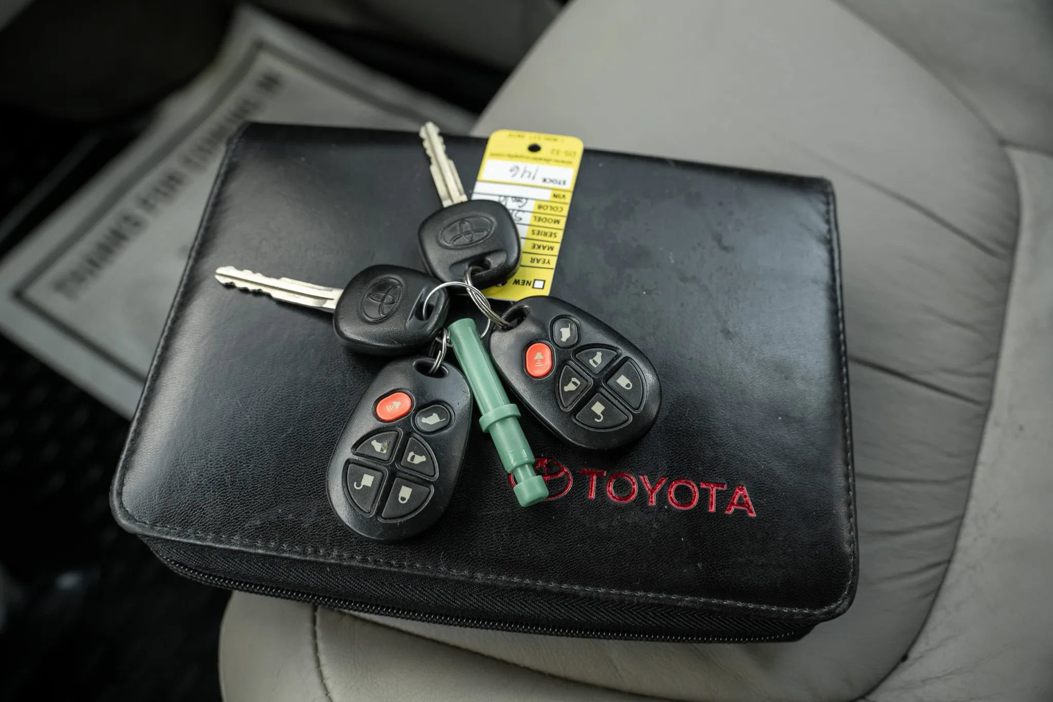 Used 2004 Toyota Sienna XLE w/ XLE Pkg 19 FWD image 27