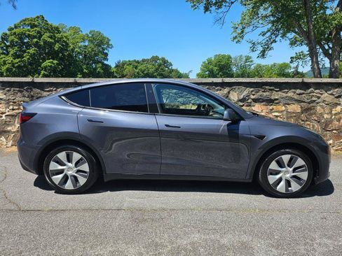 Used 2023 Tesla Model Y Long Range AWD/4WD image 10