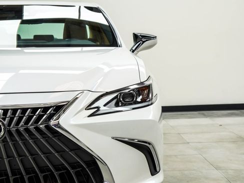 Used 2022 Lexus ES 350 w/ Accessory Package FWD image 4