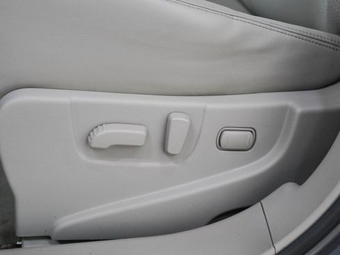 Used 2010 Nissan Rogue SL w/ Premium Pkg AWD/4WD image 25