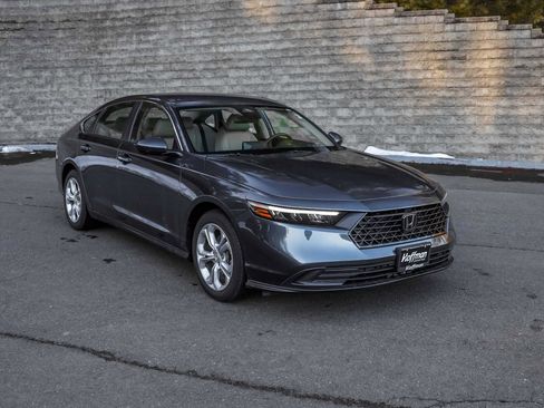 Used 2025 Honda Accord LX image 2