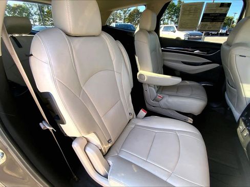 Used 2020 Buick Enclave Essence w/ Sound and Sites Package image 18